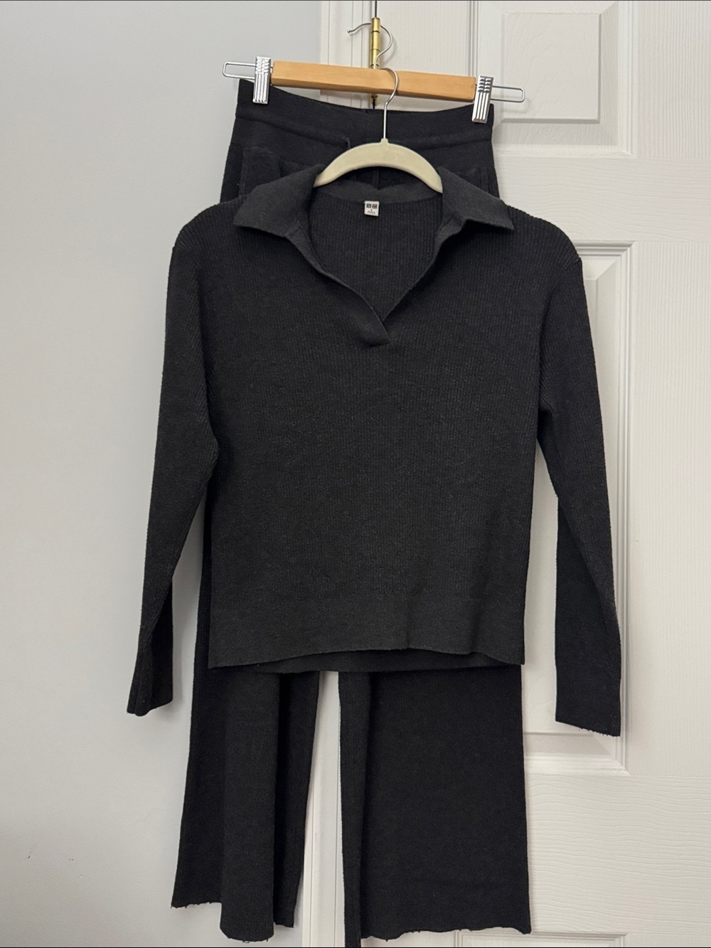 Uniqlo Gray Ribbed Knit Track Pants & Collared Top Set